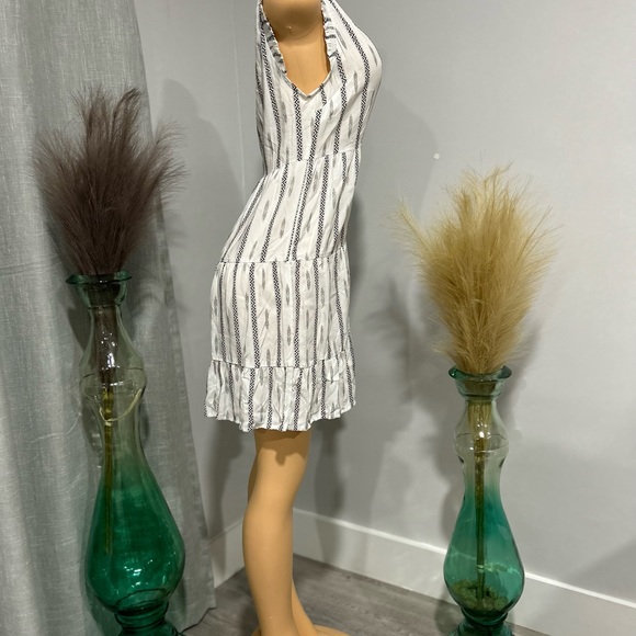 white midi dresses - Picture 4 of 5